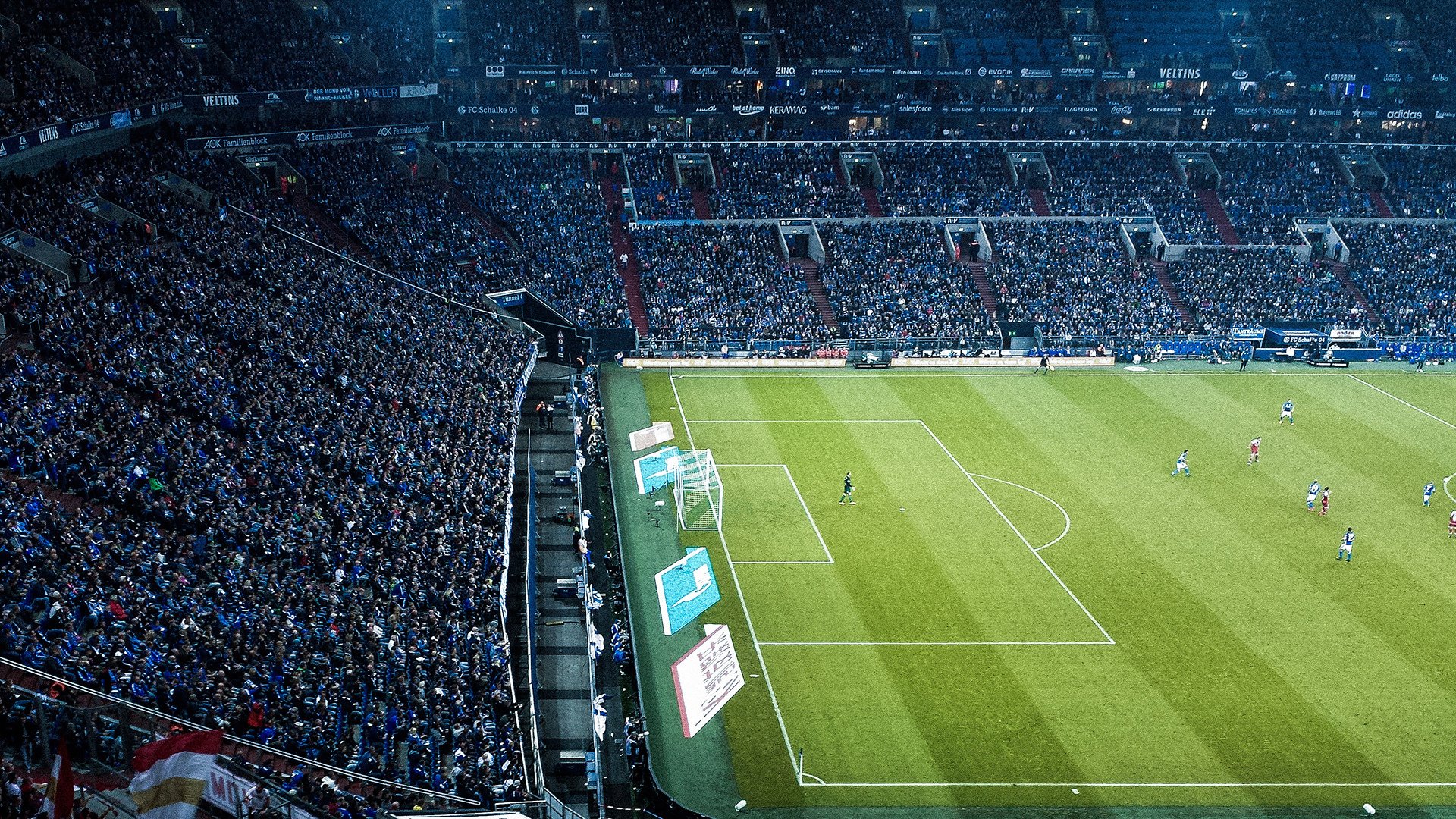 尼克斯利用突破分球打出进攻高潮，尼克斯首发中锋